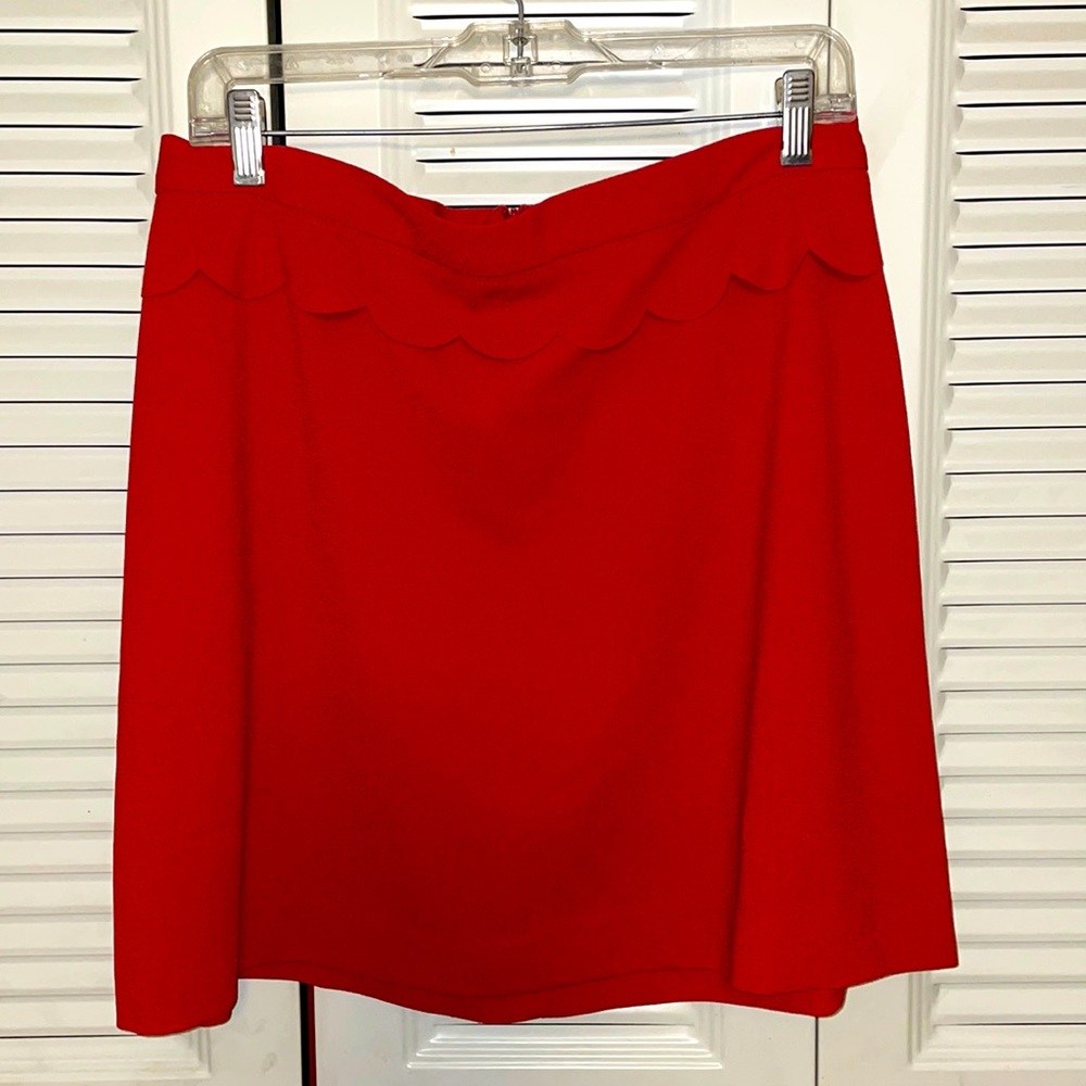 Scalloped waist skirt